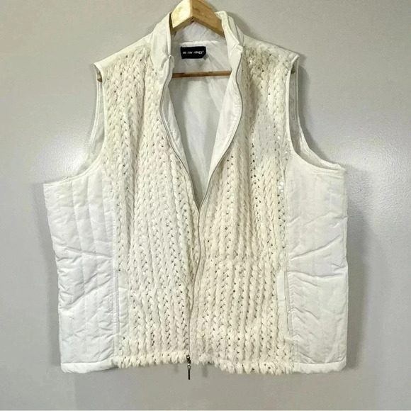 Activoligy vest for women in size 2X white color sequin front, zipper - Picture 1 of 13
